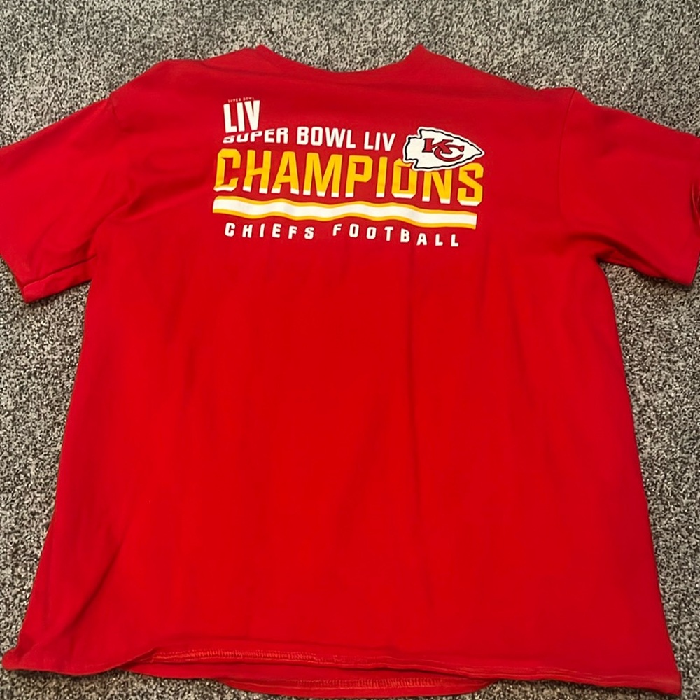 Red chiefs shirt, NFL, Size Large